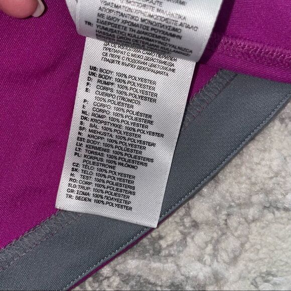 🏷️ 5 for $25 ADIDAS Athletic Tee - Picture 8 of 10